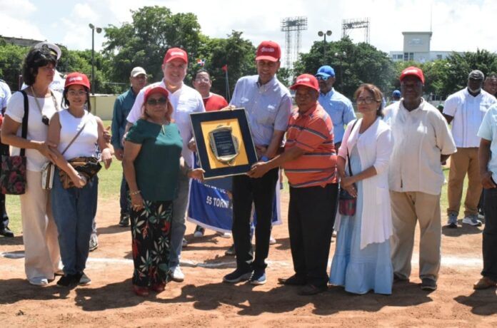 Liga Mercedes inaugura torneo béisbol y softbol