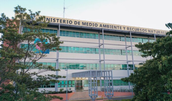 Medio Ambiente somete a dos hombres acusados de incendiar 1,000 tareas en el José del Carmen Ramírez