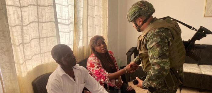 Padre de vicepresidenta colombiana sale ileso de un atentado