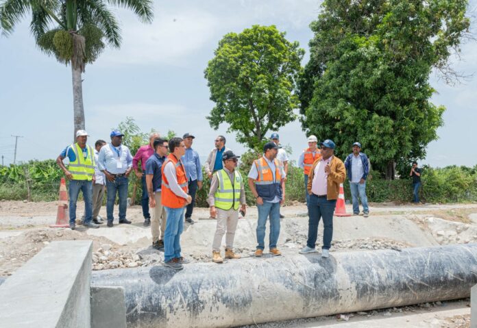 INDRHI encauza ríos en Azua y Peravia para evitar inundaciones