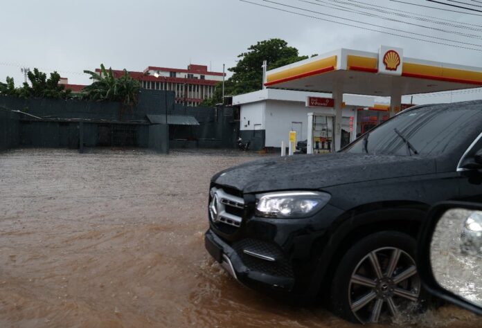 COE emite alerta roja para el Gran Santo Domingo