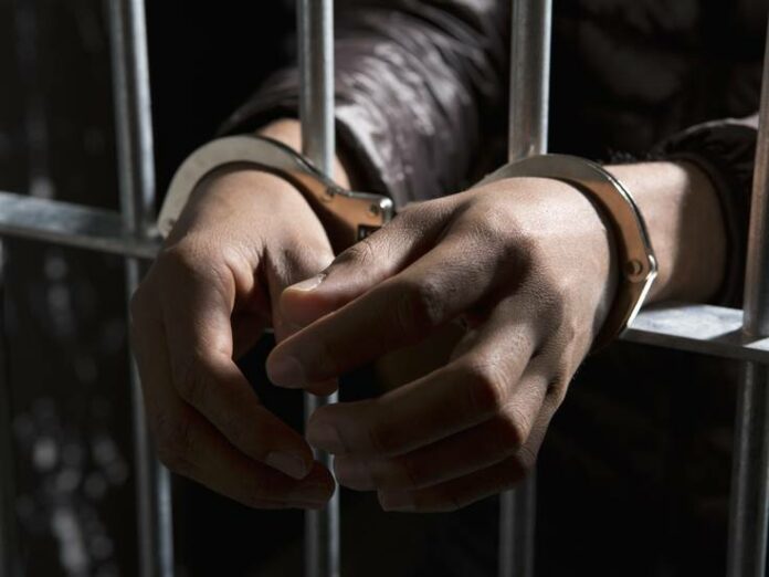Hombre mató a su pareja y dos hijos "porque le estaba haciendo brujería"; condenado a 30 años