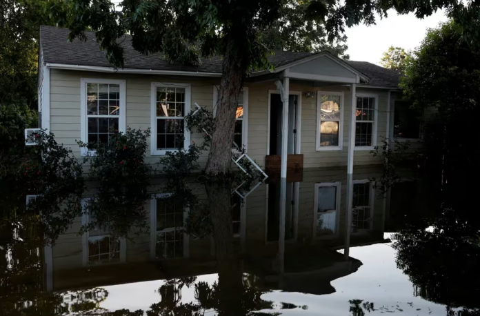 Ascendieron a 13 los muertos por el paso del huracán Beryl en Houston