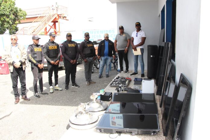 Policía desarticula peligrosa banda que robana en casas del GSD y otras partes del país