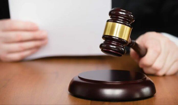 20 años de prisión para hombre violó a su hijastra