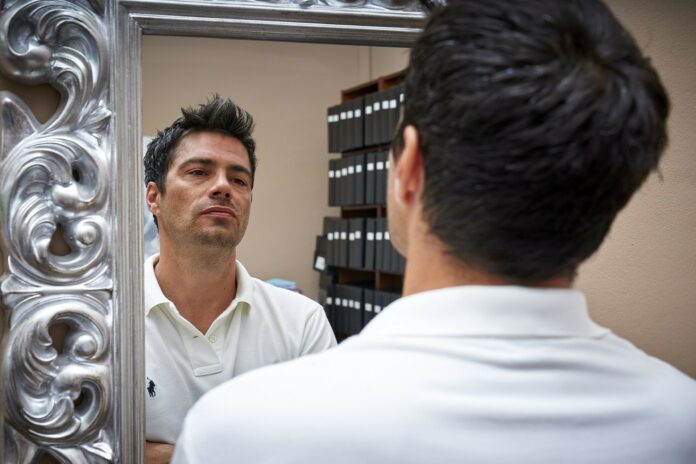 Dos años de cárcel para ‘estafador del amor’ que obtuvo 102,500 euros de mujer en España