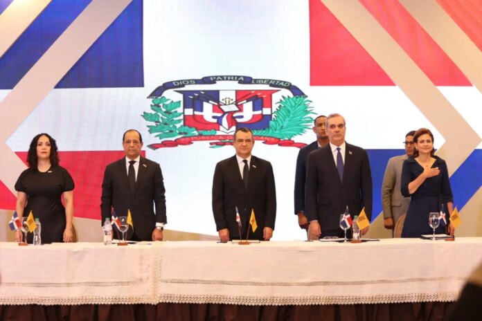 EN VIVO: JCE entrega certificados de elecciones  en nivel Presidencial y Senatorial