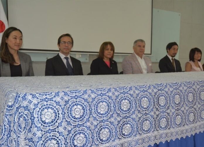 Expertos abogan por la disminución de partos por cesárea en el país