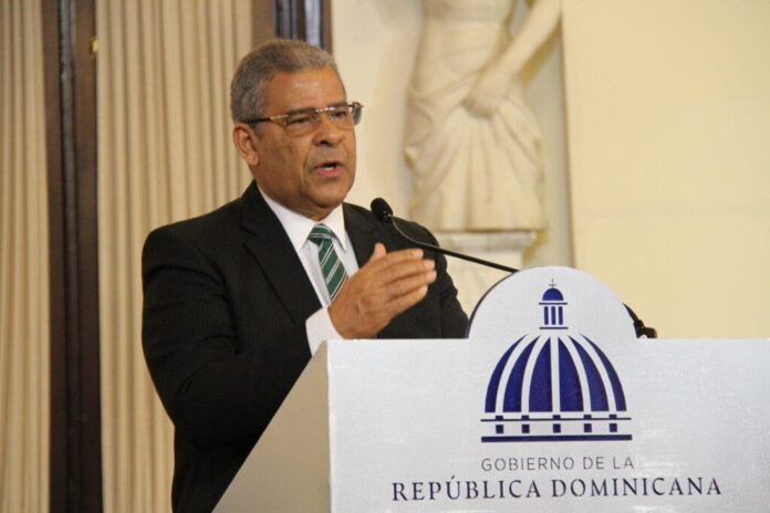 Hackean cuenta de ministro