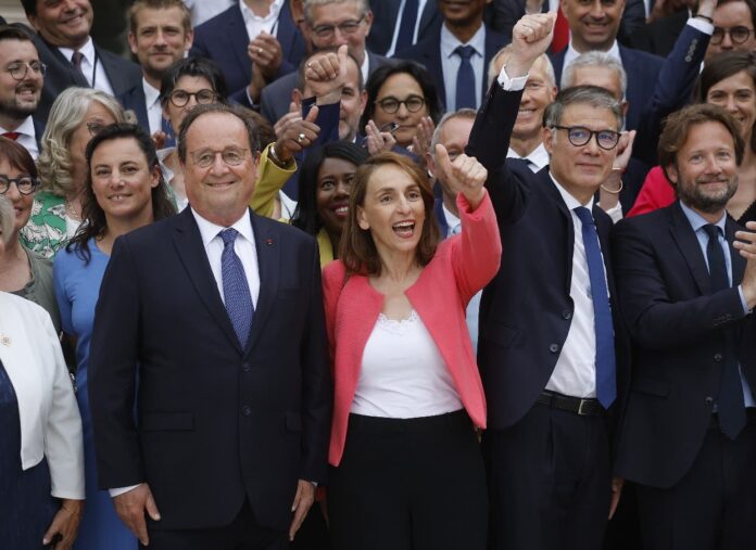 Las luchas en la izquierda francesa retrasan la formación de Gobierno