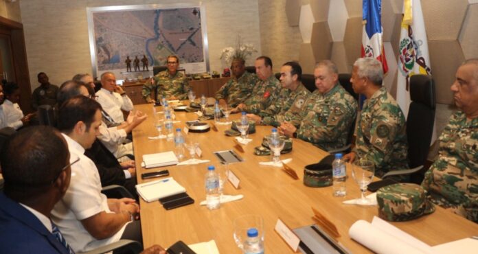 MIDE busca soluciones habitacionales para miembros FF.AA. y sus familias