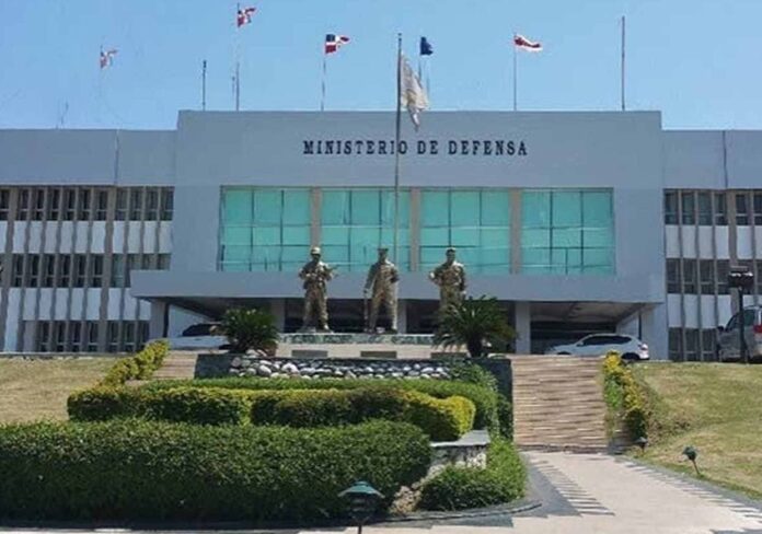 Ministerio de Defensa responde sobre teniente del ERD que cuestionó la institución