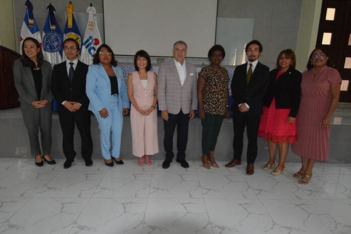 Misión de salud de la JICA busca hacer que los partos sean más humanos en RD