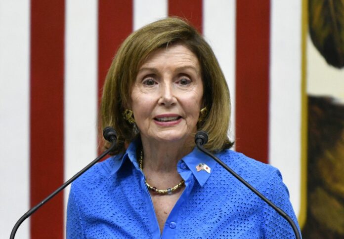 Nancy Pelosi considera “legítimo” cuestionar el estado de salud de Biden