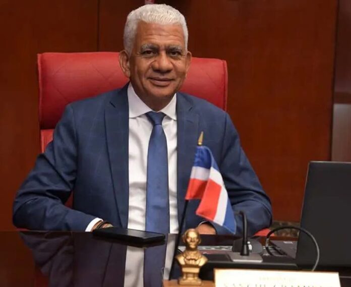Presidente de Senado alaba clima democracia en RD