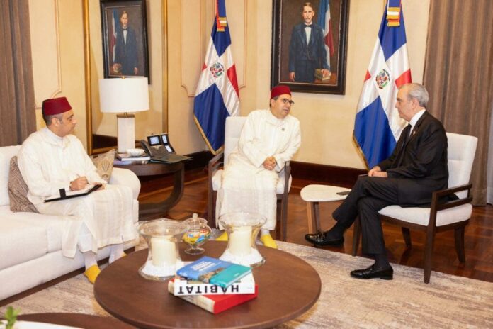 Luis Abinader se reúne con el ministro de Exteriores del Reino de Marruecos