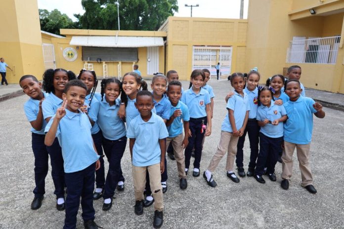 Video: Entusiasmo y desafíos marcan el regreso a clases