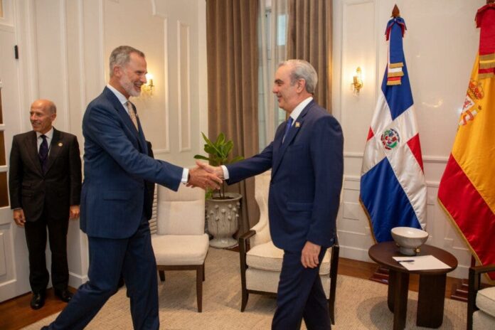 Abinader y Rey de España, Felipe VI, se reunieron en el Palacio Nacional