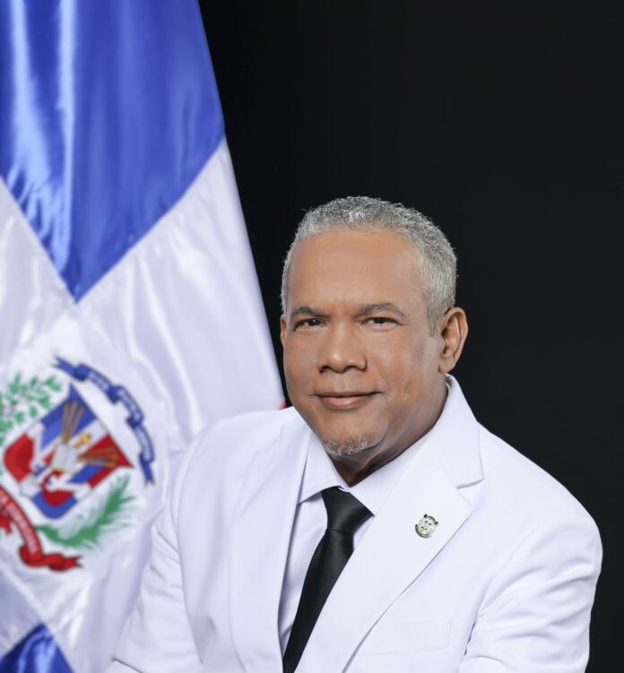 Héctor Acosta agradece a los medios de comunicación por el apoyo durante su carrera y recuperación de salud