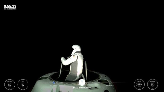 El multimillonario Jared Isaacman emprende primera caminata espacial privada de la historia