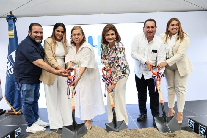 Vicepresidenta entrega hospital Armida García y Centro Diagnóstico en La Vicepresidenta entrega hospital Armida García y Centro Diagnóstico en La Vega