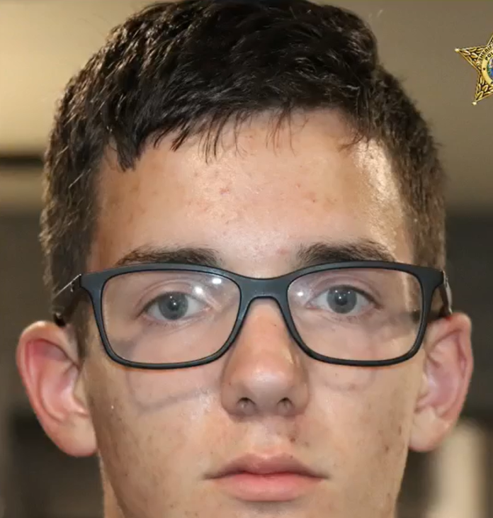 Adolescente mata a su madre un año después de matar a su padre en Florida