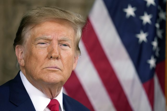 Hubo un tiroteo cerca del campo de golf de Trump en Florida; lo llevaron a un lugar seguro