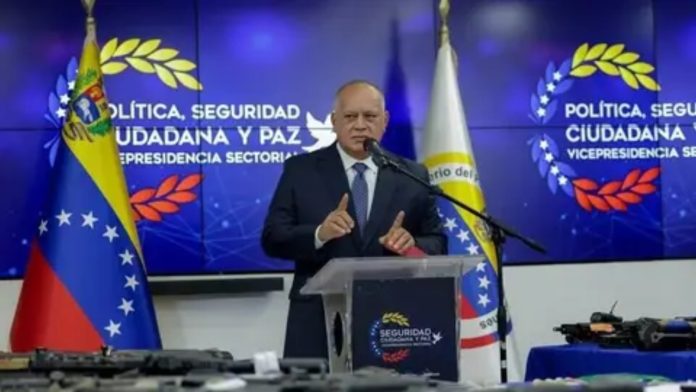 Venezuela detiene a dos españoles por supuesto plan contra Maduro  Venezuela detiene a dos españoles por supuesto plan contra Maduro