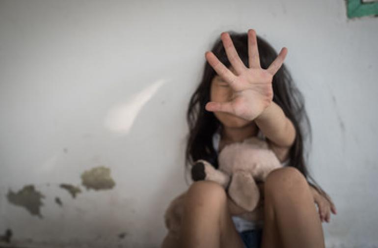 NINA VIOLACION DELITO