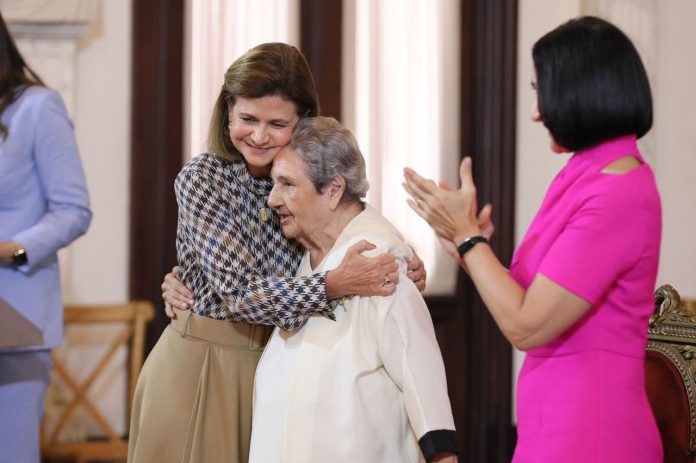 Gobierno ha triplicado presupuesto para servicios a envejecientes, según Raquel Peña