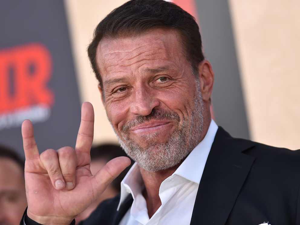 1727966885 283 Caminaron descalzos sobre brasas por ritual y terminaron en el