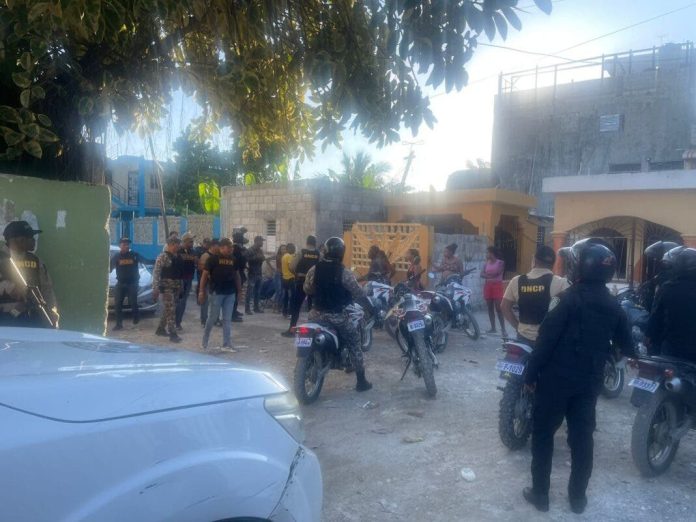 Operativos antidrogas en La Caleta: Caen «jefes» de puntos y decomisan estupefacientes