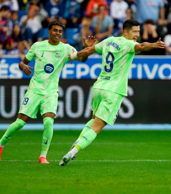El Barcelona gana al Alavés, con un hat-trick de Lewandowski