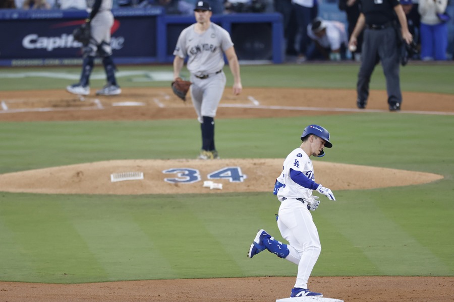 Dodgers 7 6
