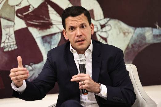 Hugo Beras se quiebra ante “morbo” generado por licitación de semáforos inteligentes