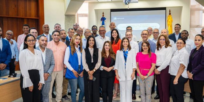 Banco Popular auspicia charla