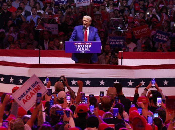 Boricuas se enojan por insulto en mitin Trump