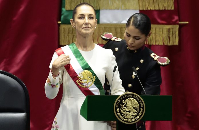 Claudia Sheinbaum asume como la primera mujer presidenta de México
