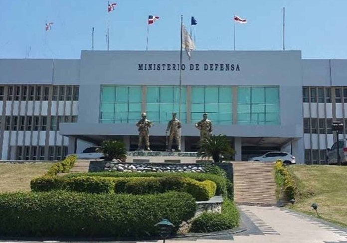 Defensa aclara contrato con AURIX, empresa de Jochi Gómez, nunca se puso en vigencia