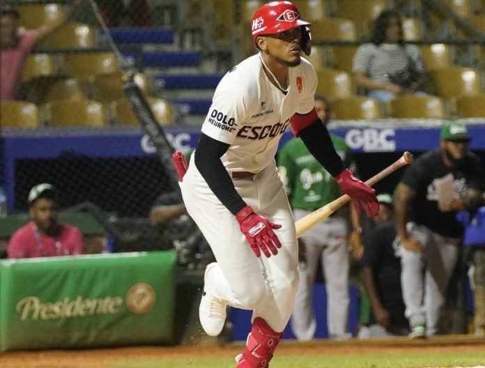 Erik González pega hit de oro para dejar a EO en el terreno