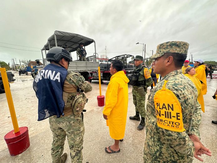 Milton se aleja de las costas del Caribe mexicano sin reportes de víctimas y daños menores