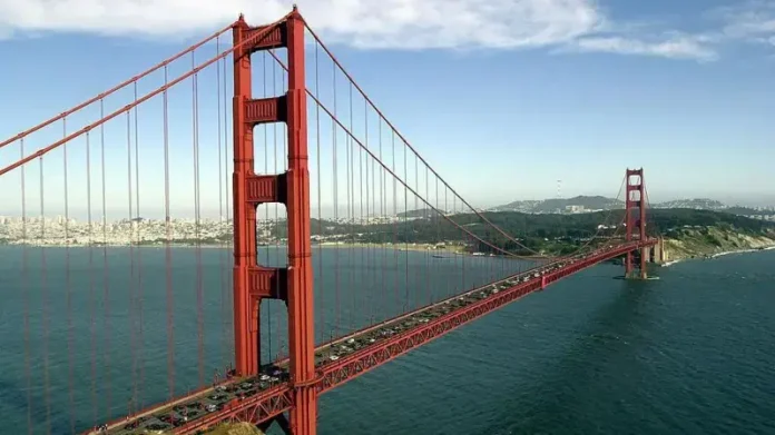 “Si alguien hubiera hablado conmigo, no habría saltado”: el joven que sobrevivió un intento de suicidio en el puente Golden Gate