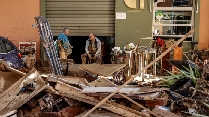 Sube a 155 la cifra de muertos por las inundaciones en Valencia