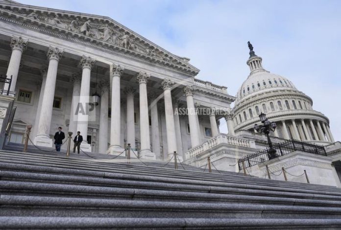 Amenazan con bomba a siete congresistas EU