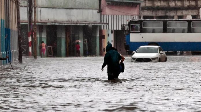 Cuba decreta la fase de «alarma» para provincias del oeste y el centro por huracán Rafael