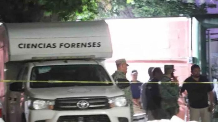 Hallan en una camioneta con 11 cadáveres en el sur de México