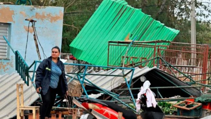 Las autoridades cubanas reportan más de 461 derrumbes en La Habana tras el huracán Rafael