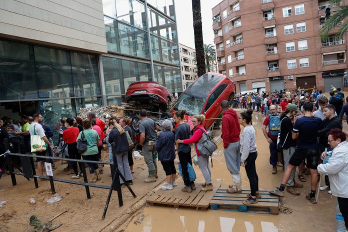 Los muertos por el temporal en el este de España aumentan a 205