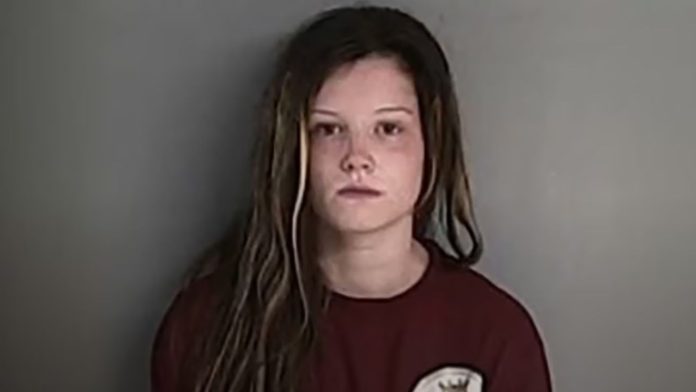 Mujer llamó desesperada al 911 porque su hija de dos años no despertaba y  la acusan de asesinato