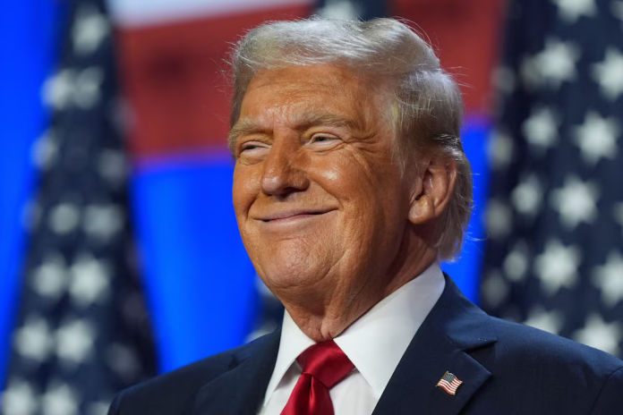 Trump con su portavoz para la Casa Blanca